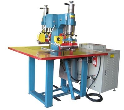 夾網(wǎng)布雙頭沒氣動(dòng)腳踩機(jī)